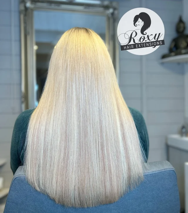 How beautiful is this weave install 😍
We used 150g in 18” #18/60 in our luxury cuticle remy hair. 
Our hair is of the highest quality and can be used time and time again 💋

#roxyhairextensions #hairextensions #remyhair #blond #blonde #longhair #weave #weft #sewinweave #essex #essexhair #essexhairextensions